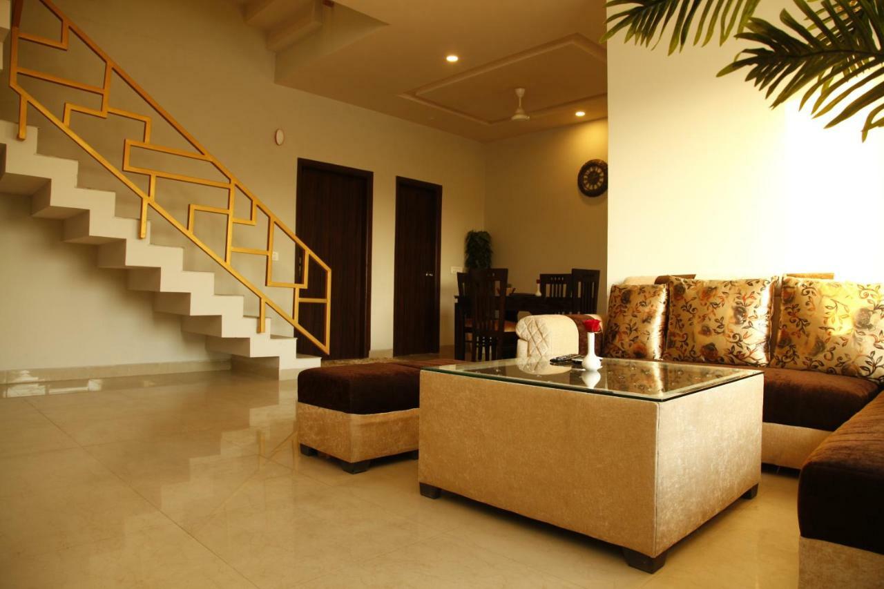 Anandam Clarks Inn Suites Vrindāvan Exterior foto